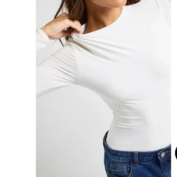 NWT Long Sleeve Crew Neck Bodysuit - Picture 4 of 5